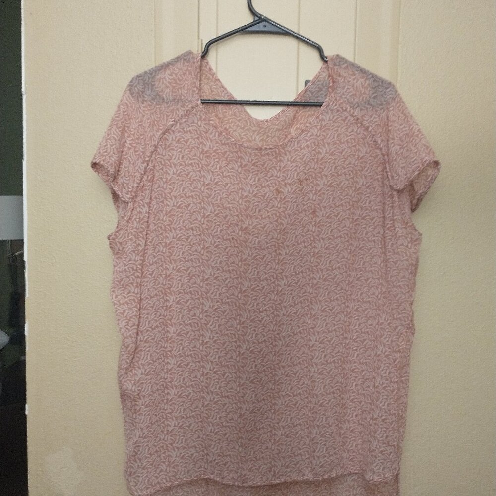 Jacquelyn Smith Light Pink pattern Sheer Blouse Large